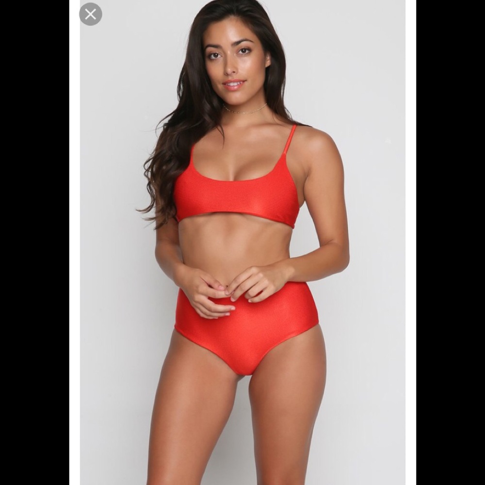 Roxie Honey Bikini Bottom in Red Fever
MOCHI SWIM